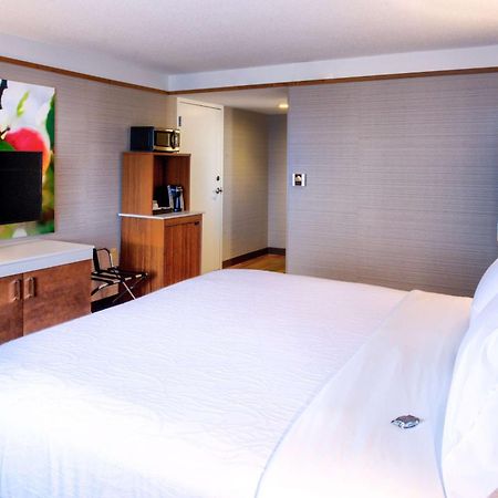 Hilton Garden Inn Detroit Southfield Exterior foto