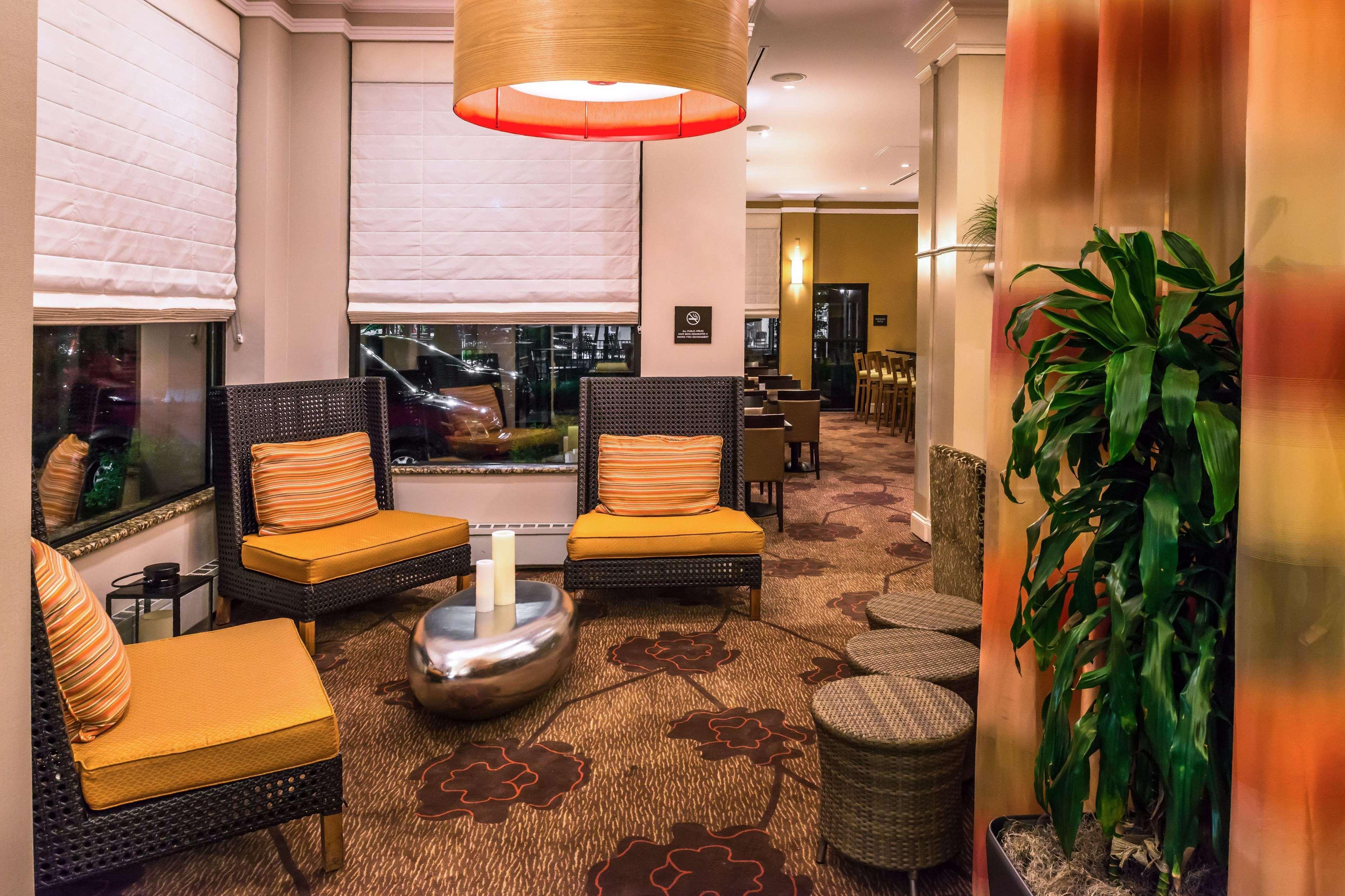 Hilton Garden Inn Detroit Southfield Exterior foto