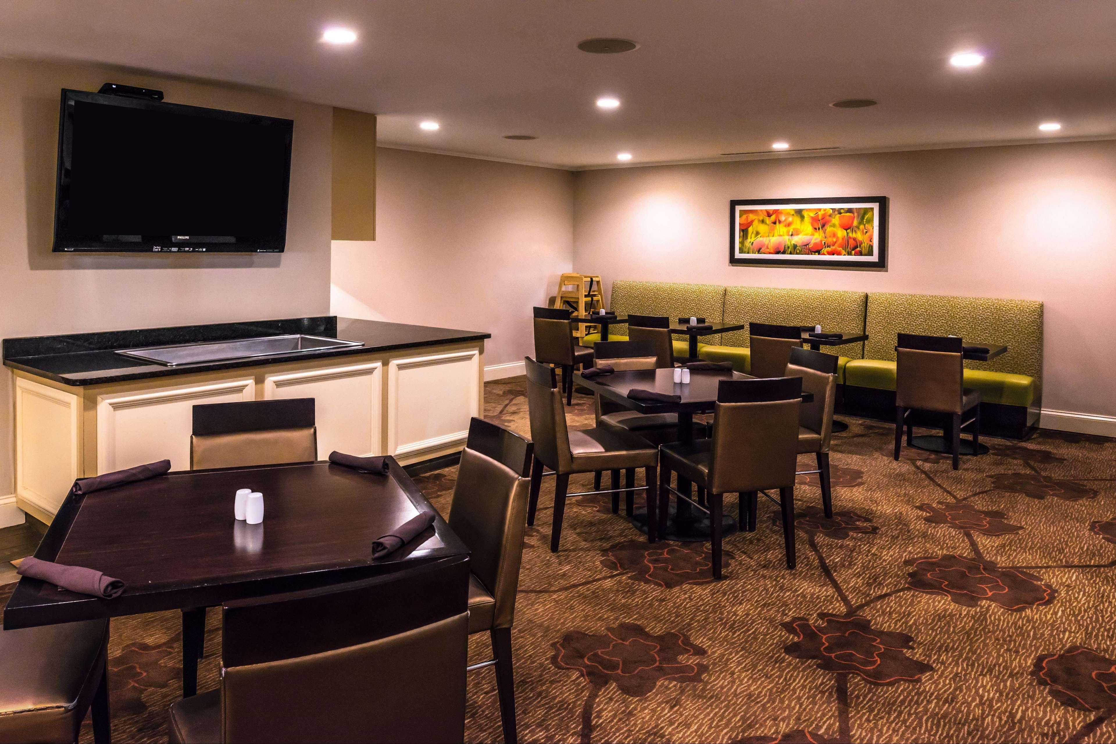 Hilton Garden Inn Detroit Southfield Exterior foto
