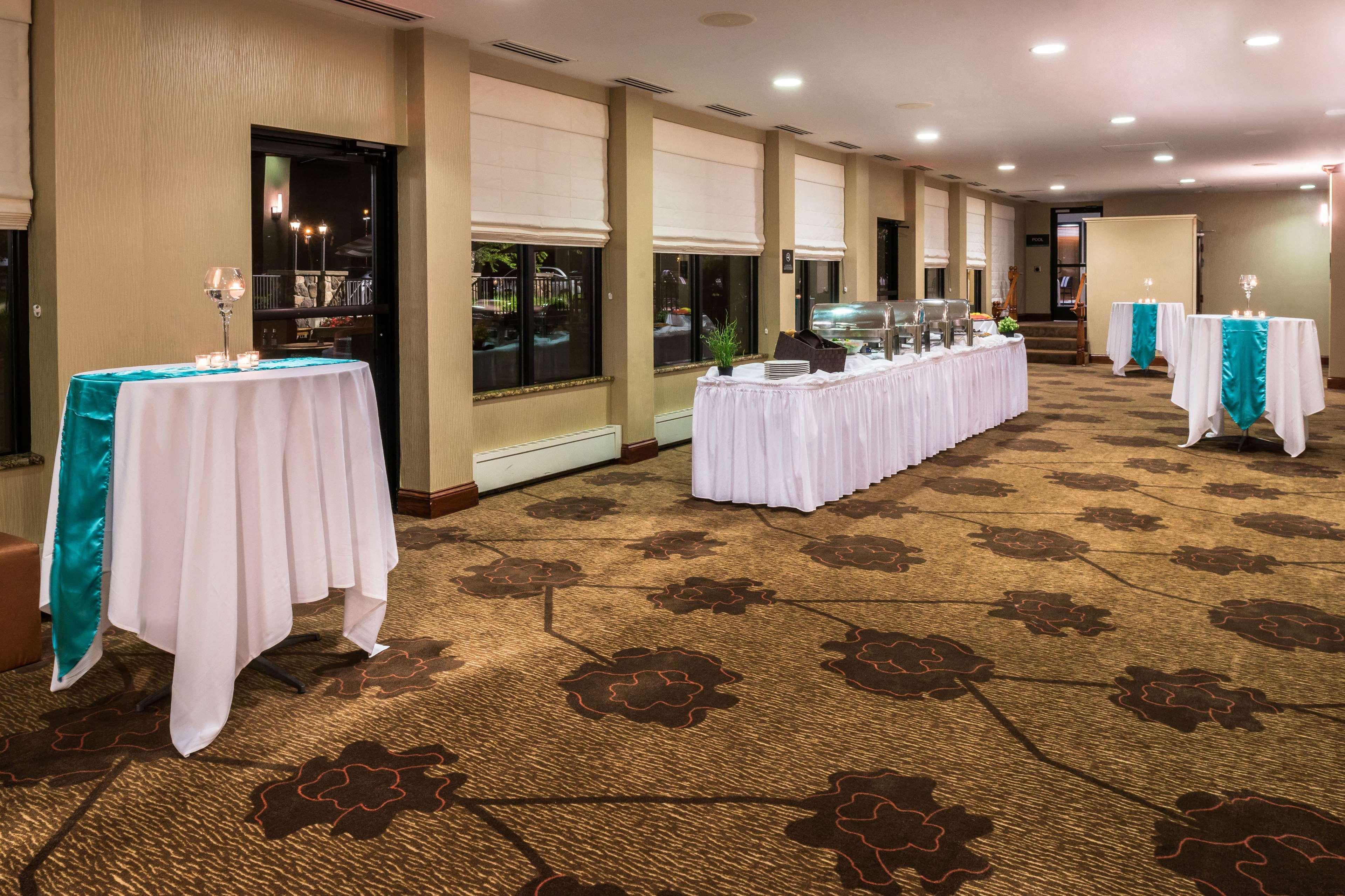Hilton Garden Inn Detroit Southfield Exterior foto