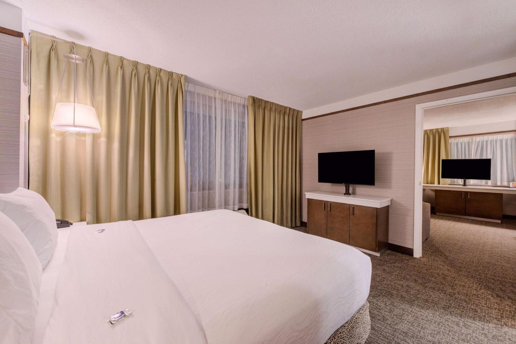 Hilton Garden Inn Detroit Southfield Exterior foto