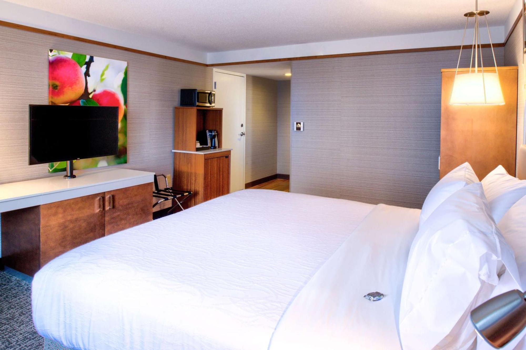 Hilton Garden Inn Detroit Southfield Exterior foto