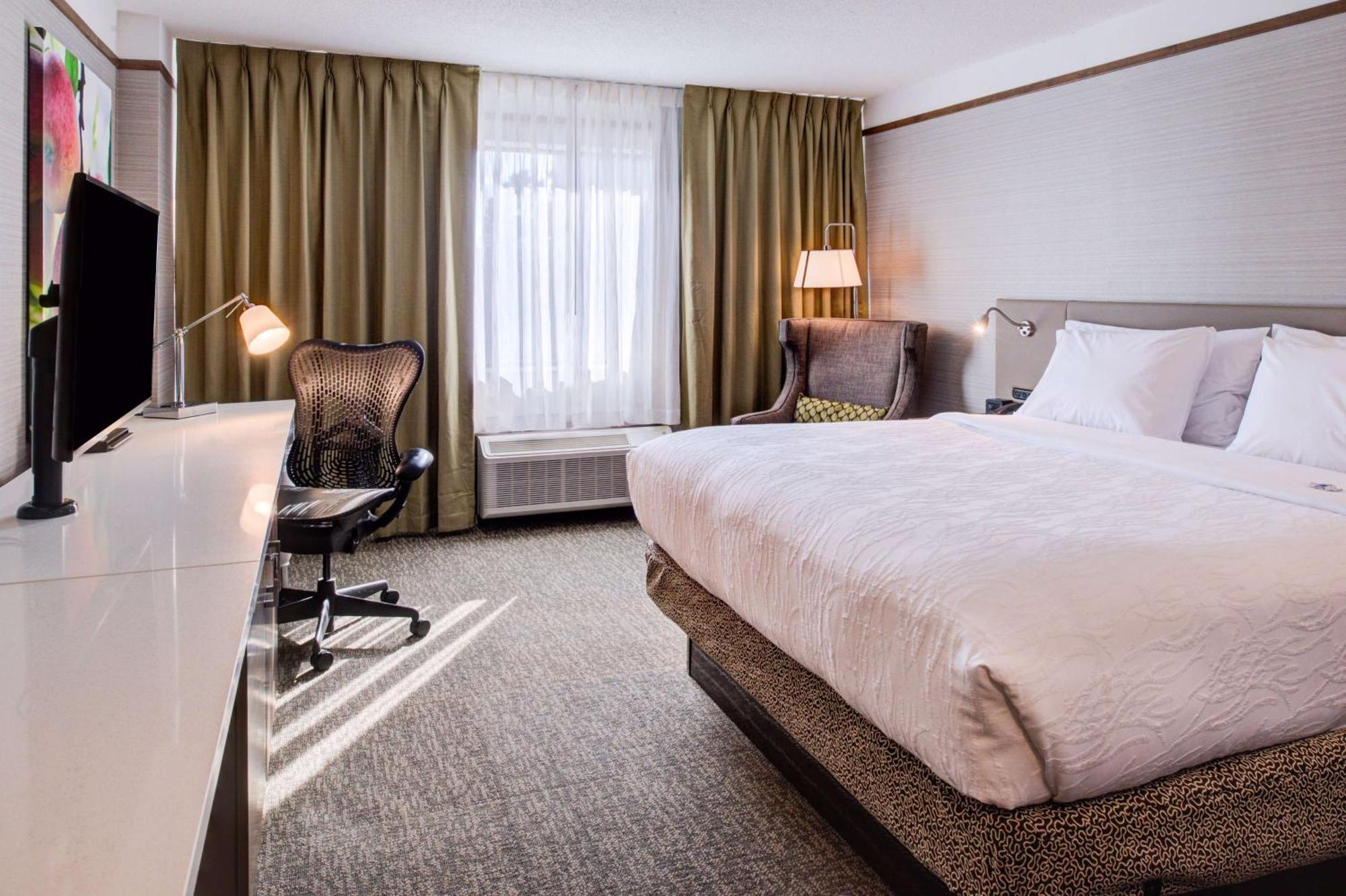 Hilton Garden Inn Detroit Southfield Exterior foto