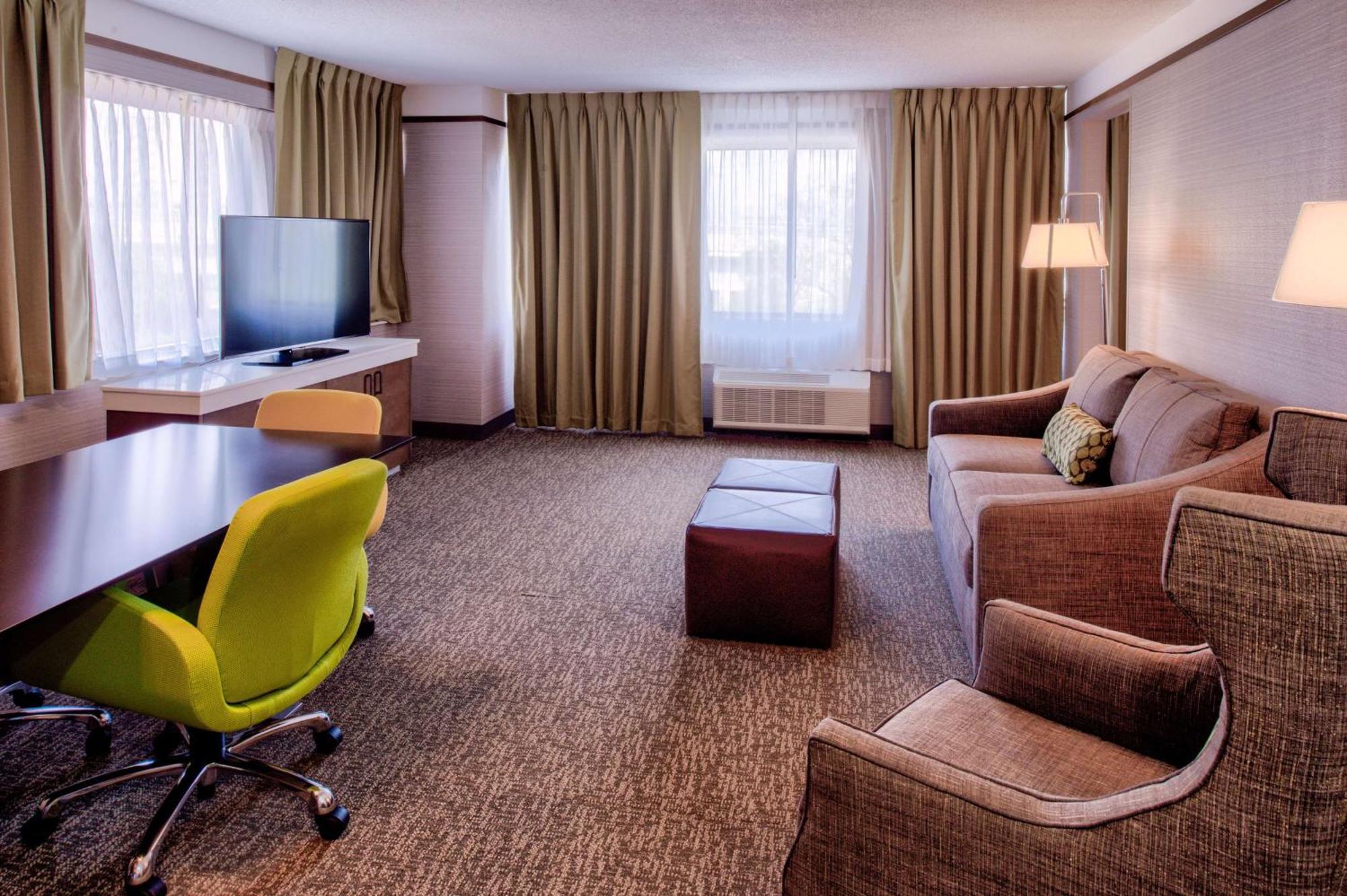 Hilton Garden Inn Detroit Southfield Exterior foto
